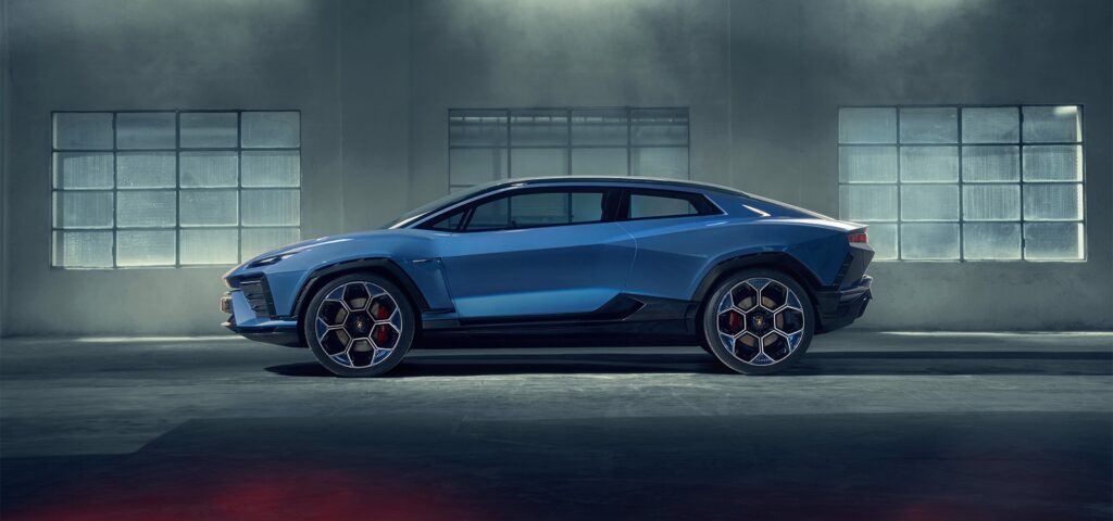 Lamborghini presenta Lanzador, la spaziale concept car elettrica del futuro 10