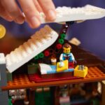 Anticipate la magica atmosfera del Natale con il nuovo set Baita Alpina LEGO Icons 8