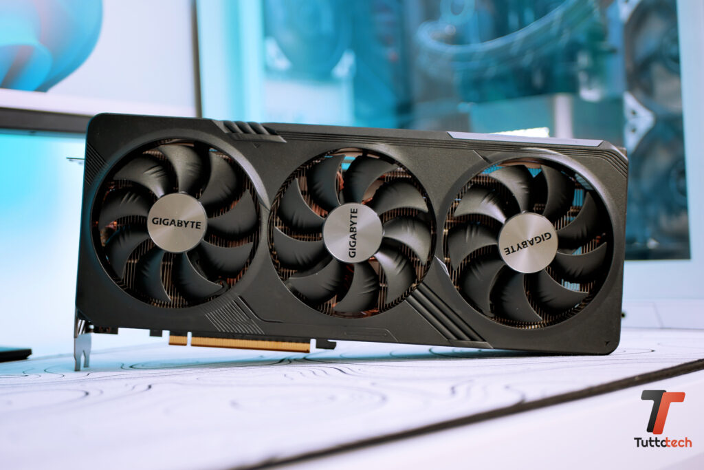 radeon rx 7700 xt gigabyte gaming oc recensione