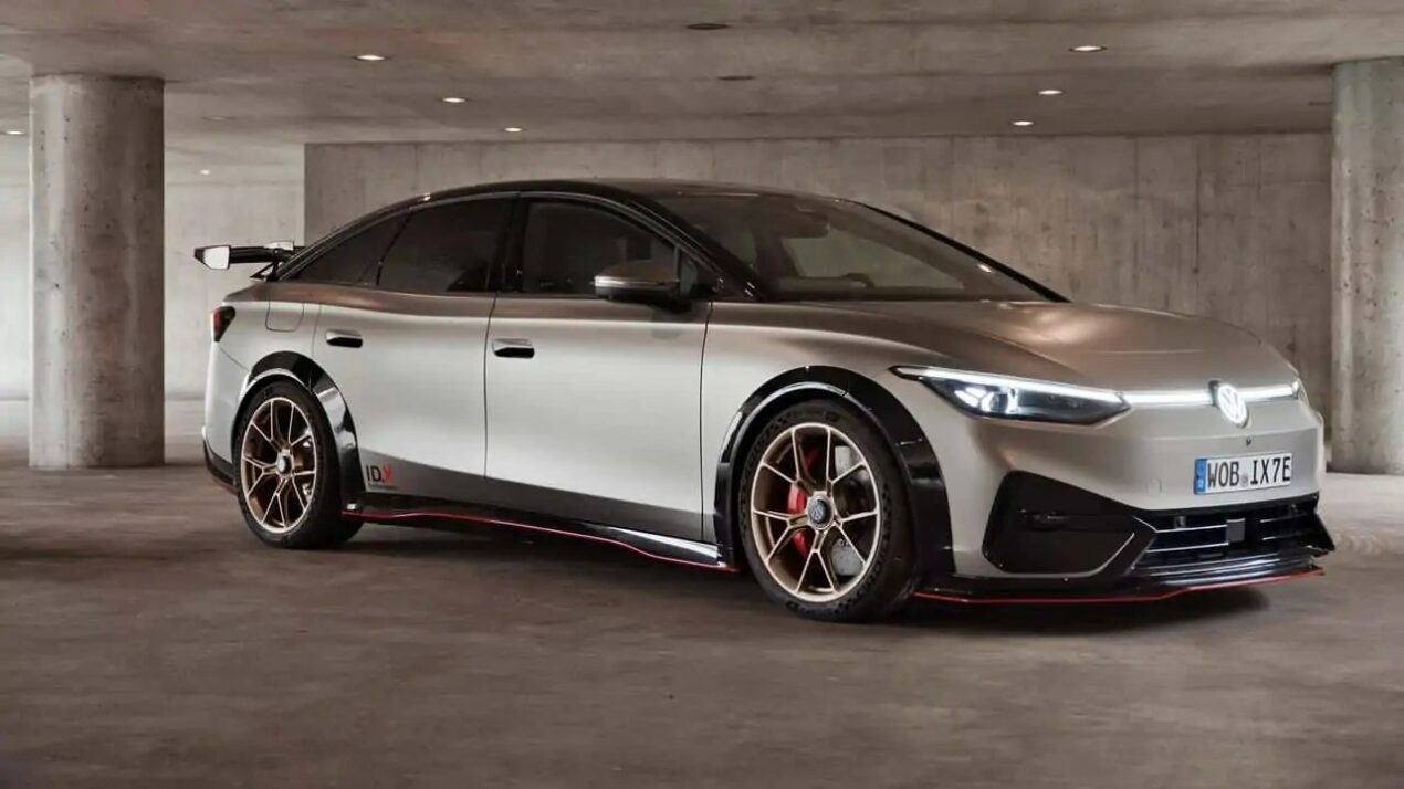 Volkswagen svela ID.X Performance, un concept della berlina sportiva da 550 CV