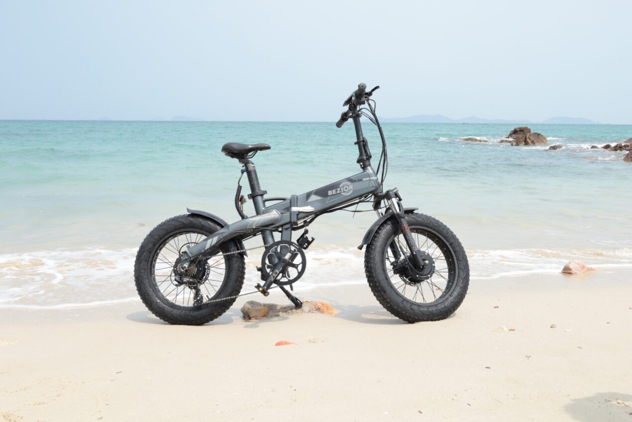 Pieghevole, potente ed economica: BEZIOR XF005 è la e-bike perfetta per la città