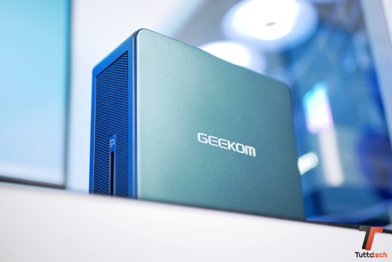 Recensione Geekom Mini IT13: Core i9-13900H è potente, ma non mancano i compromessi