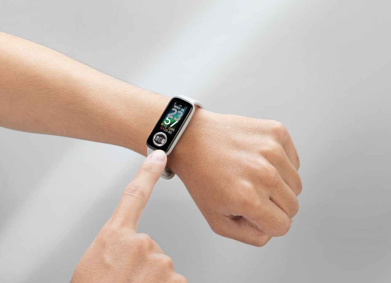 ECG e pressione arteriosa con una smartband: ASUS VivoWatch 5 AERO