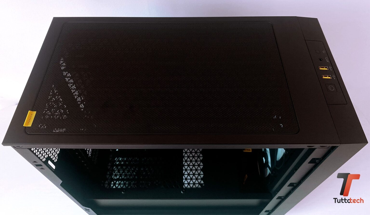 Recensione Corsair 3000D RGB AIRFLOW il case ideale per una build