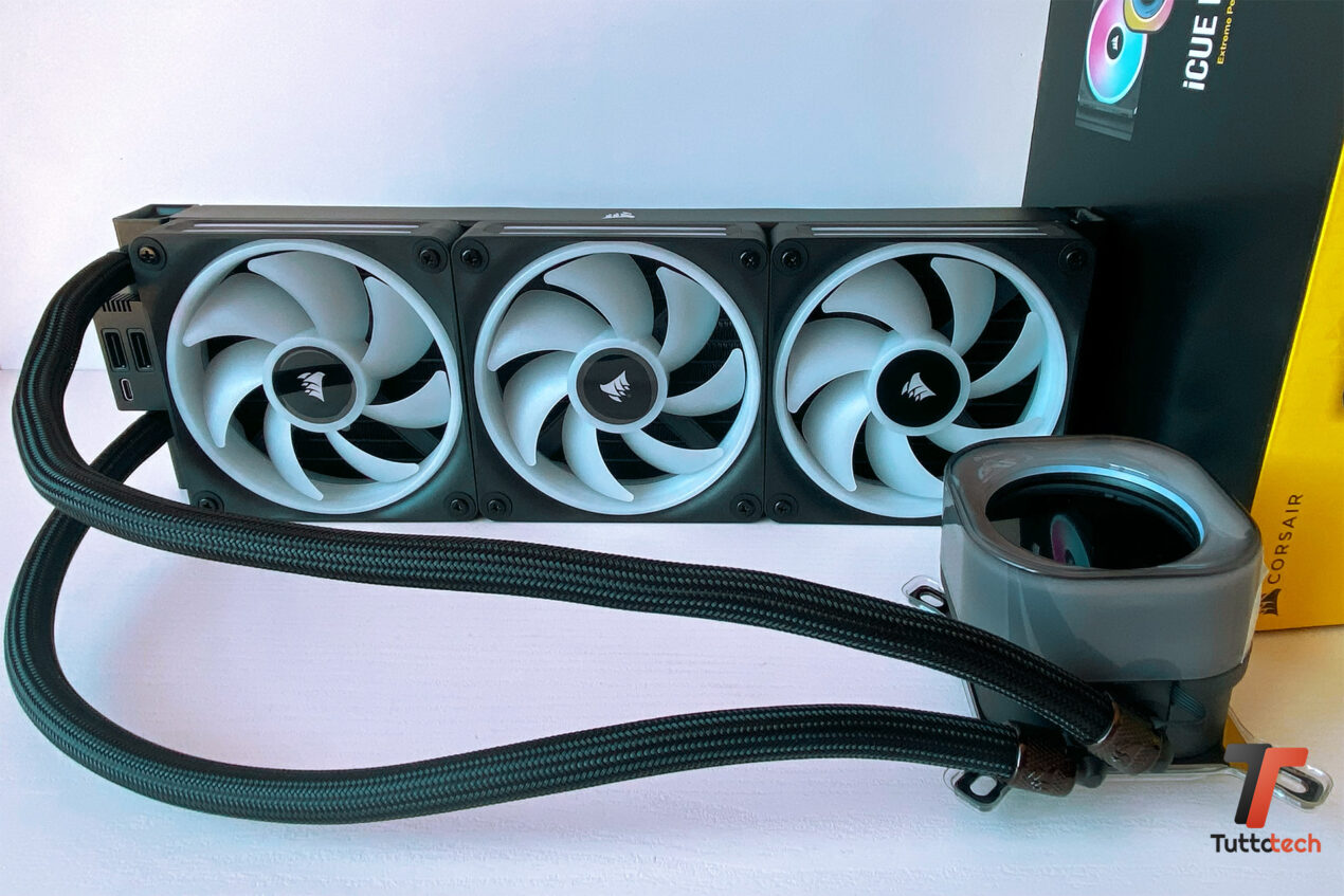 Recensione Corsair iCUE LINK H150i LCD: l'AiO che risolve il problema dei cavi