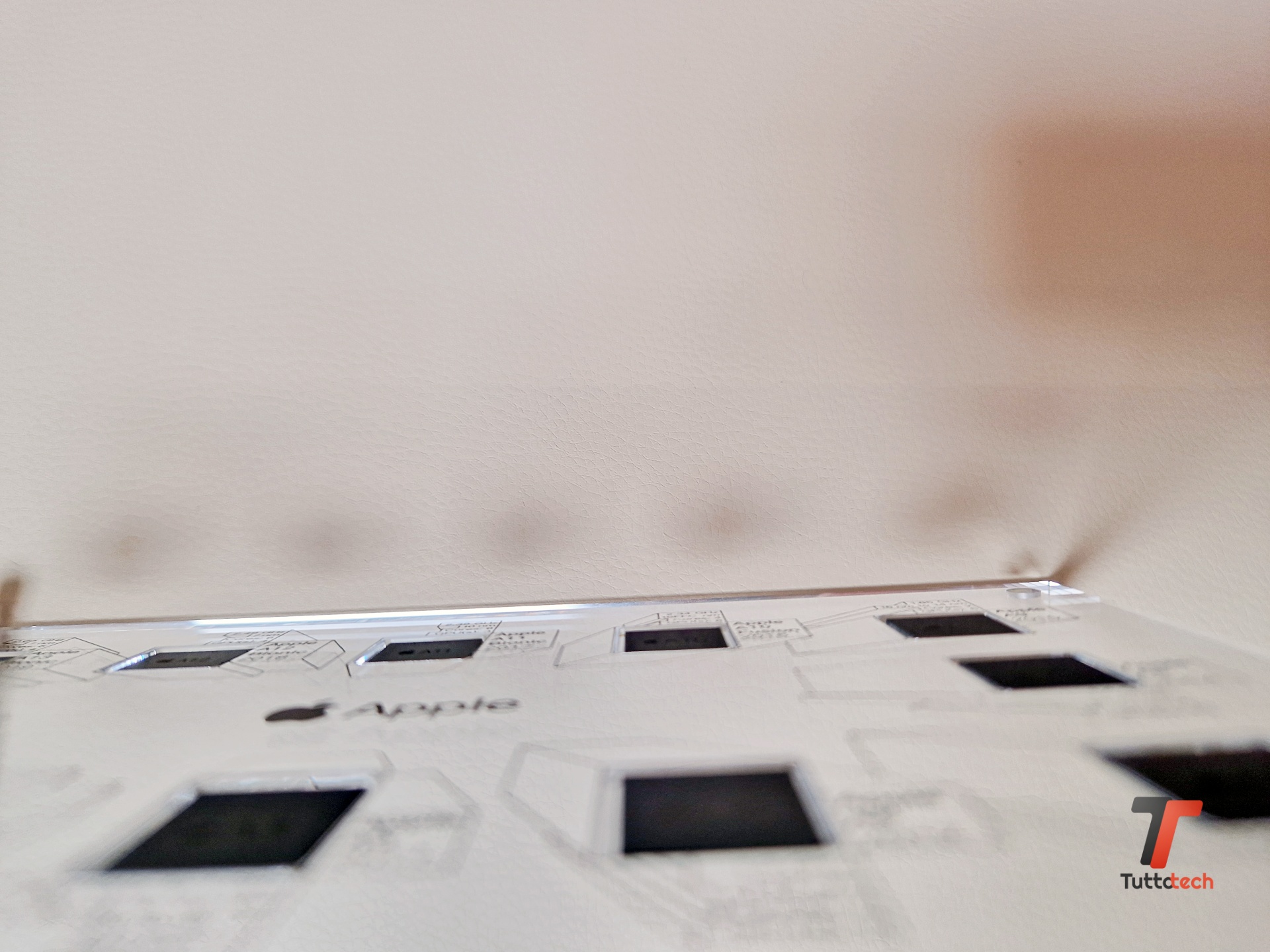 GRID Apple A Series Mobile Processors, anche i chipset diventano arte 7