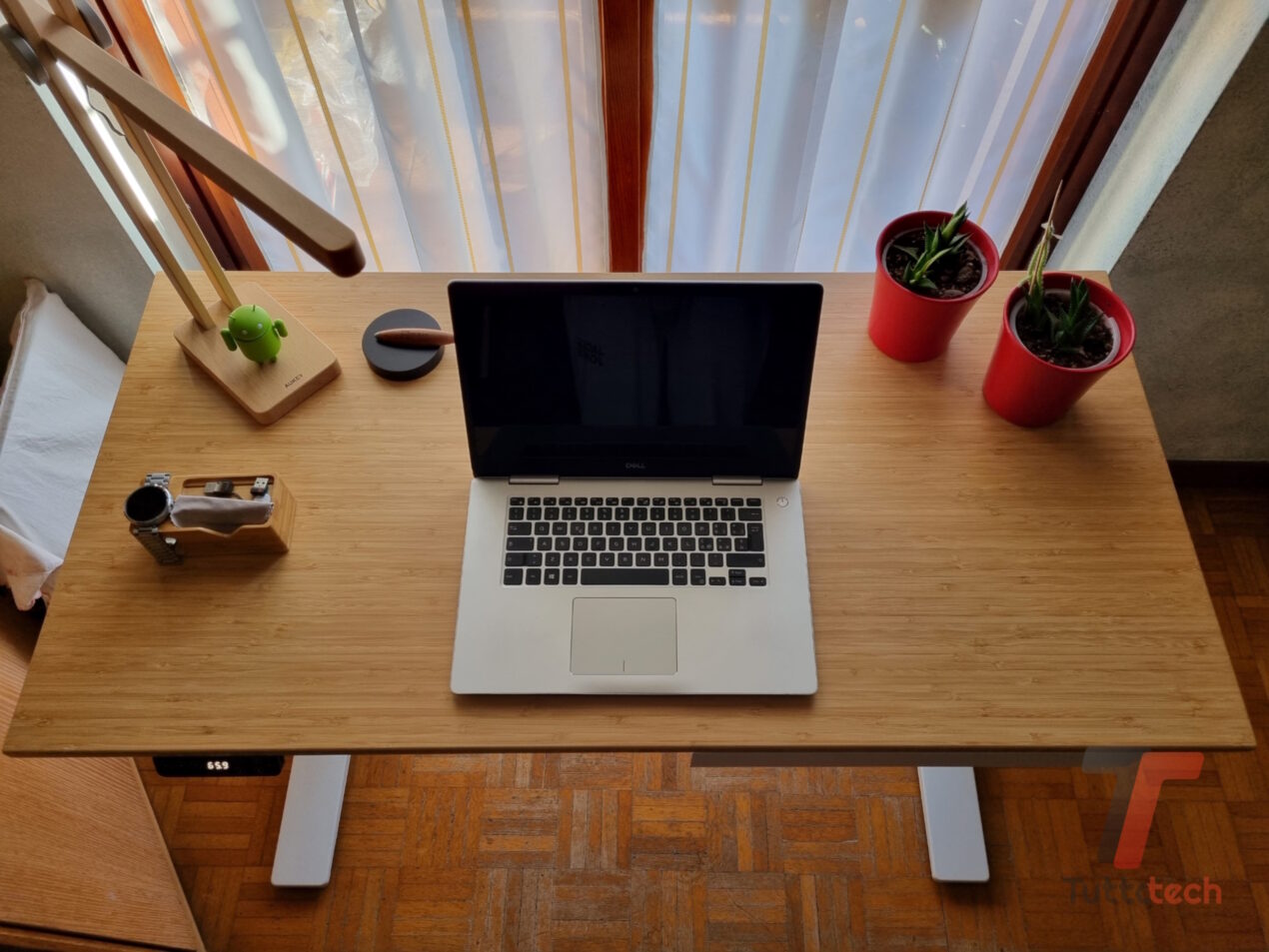 Recensione FlexiSpot E7 Pro, la scrivania motorizzata che mischia praticità ed ergonomia