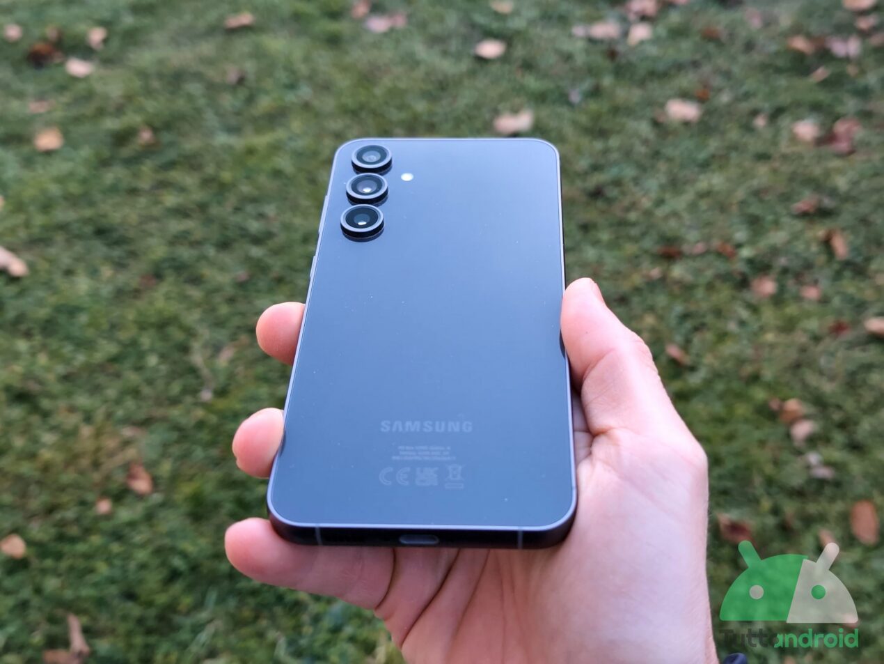 Recensione Samsung Galaxy S23 FE: arriva tardi ma ha il suo perché