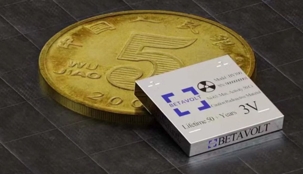 Betavolt lancia una batteria nucleare che dura 50 anni