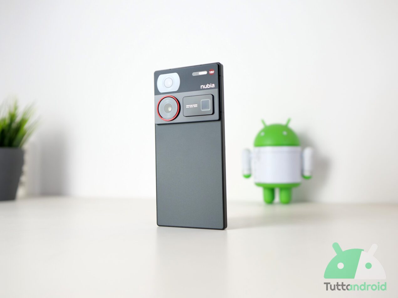 Recensione Nubia Z60 Ultra: top di gamma originale e conveniente