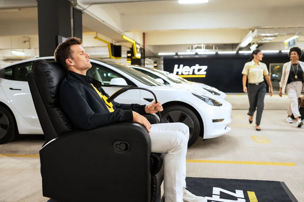 Hertz vende auto elettriche