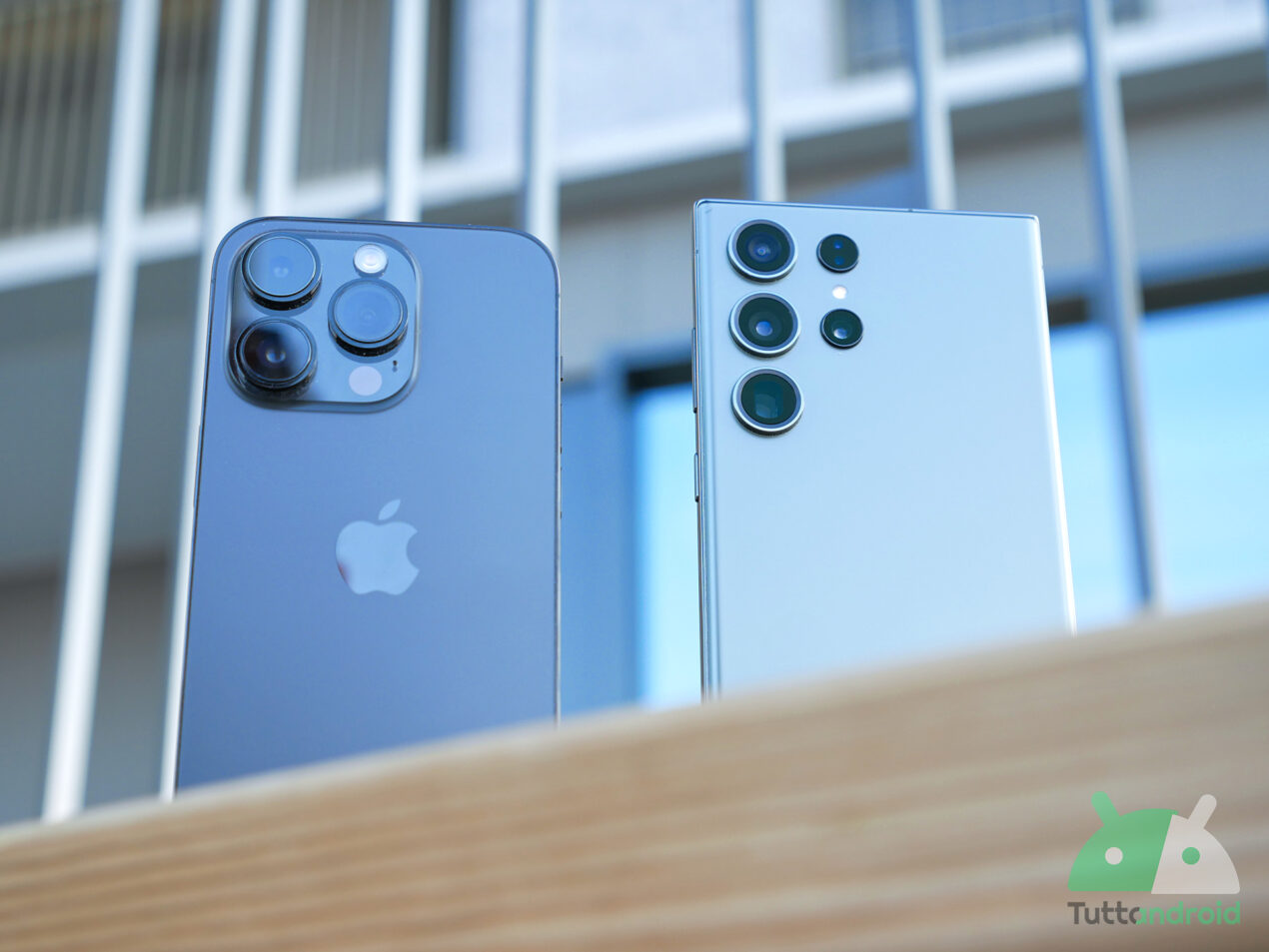 Samsung superata da Apple: non è più al primo posto per le spedizioni di smartphone