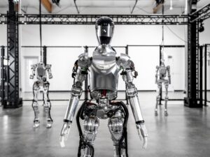 La startup Figure AI sta sviluppando un robot umanoide che aiuterà a lavorare nei magazzini