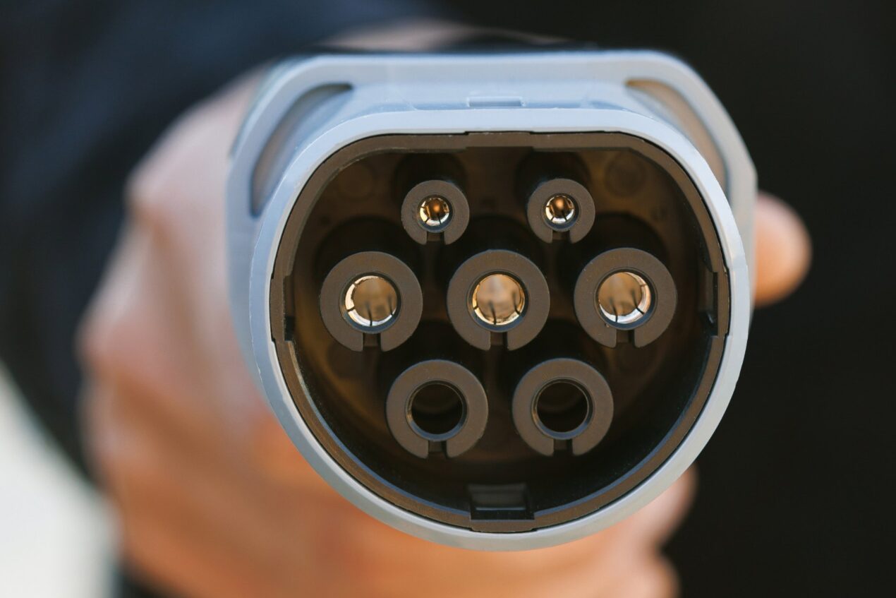 Crescita da record per le colonnine di ricarica in Italia: sono oltre 50 mila