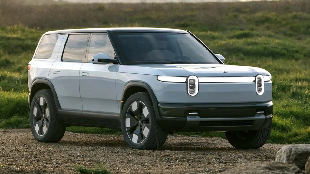Rivian R2 prospettiva ferma