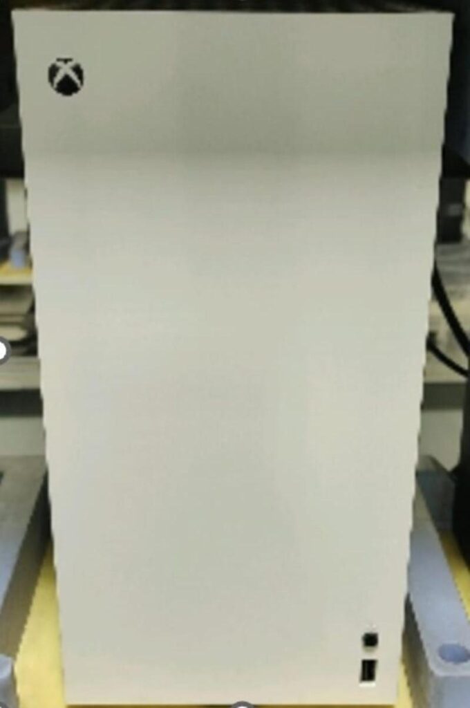 Spunta un'altra console Xbox Series X senza unità disco 5