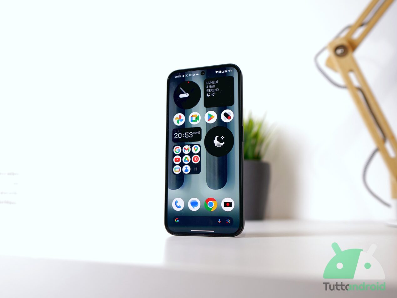 Recensione Nothing Phone (2a): design e sostanza per un ottimo medio gamma