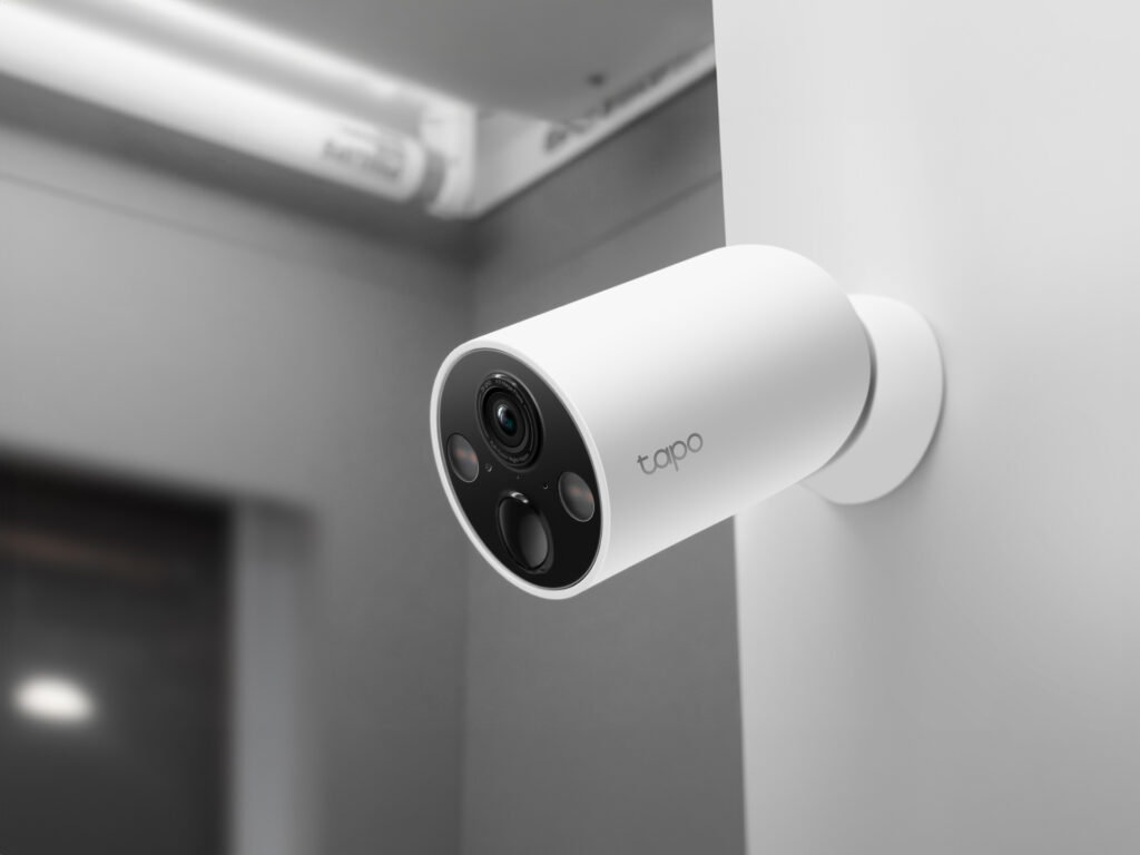 TP-Link Tapo C425 è la nuova videocamera Smart senza cavi e senza hub 1