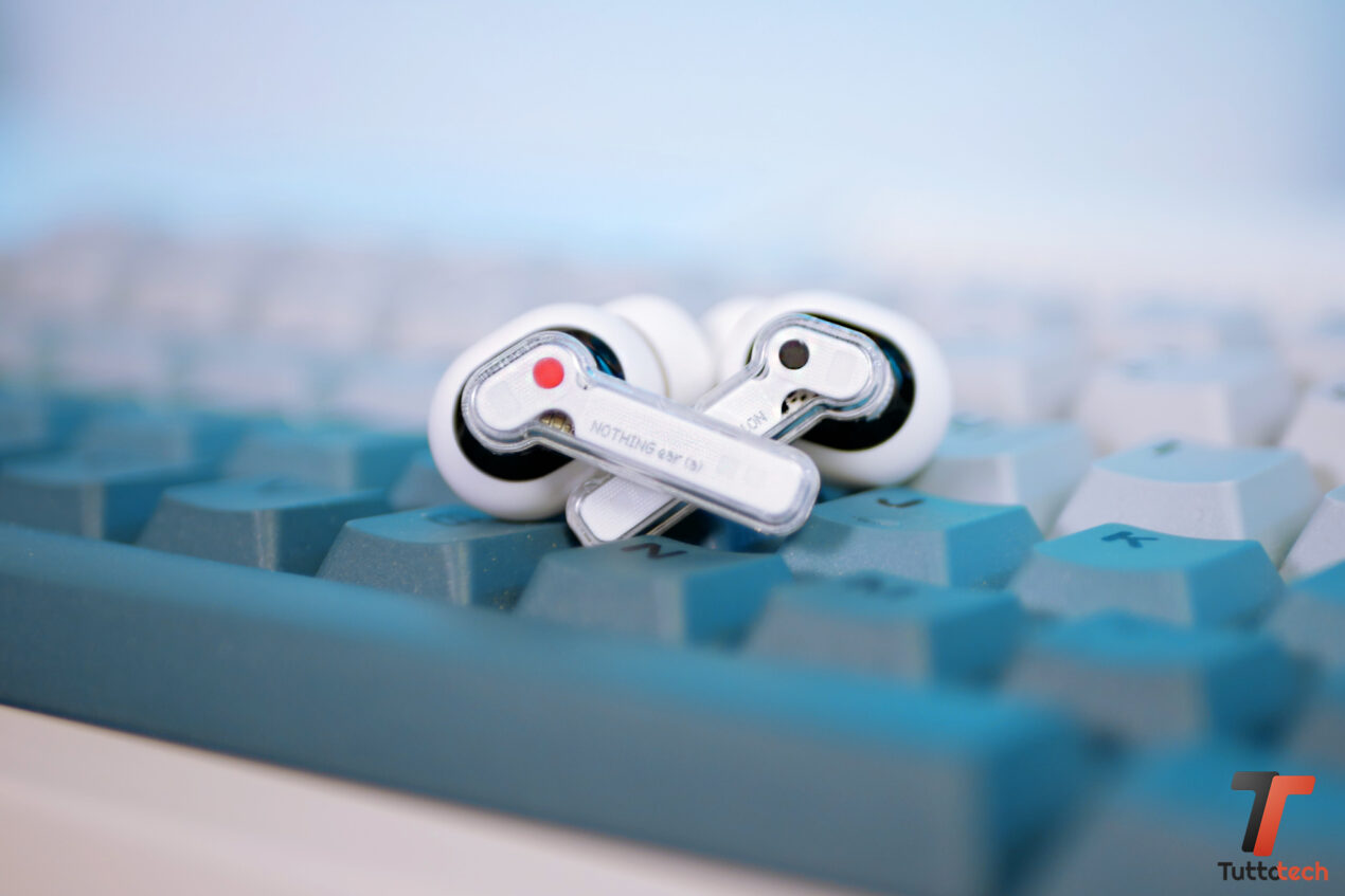 Le cuffiette Nothing Ear al minimo storico su Amazon: audio Hi-Res, ANC e ChatGPT a meno di 100€