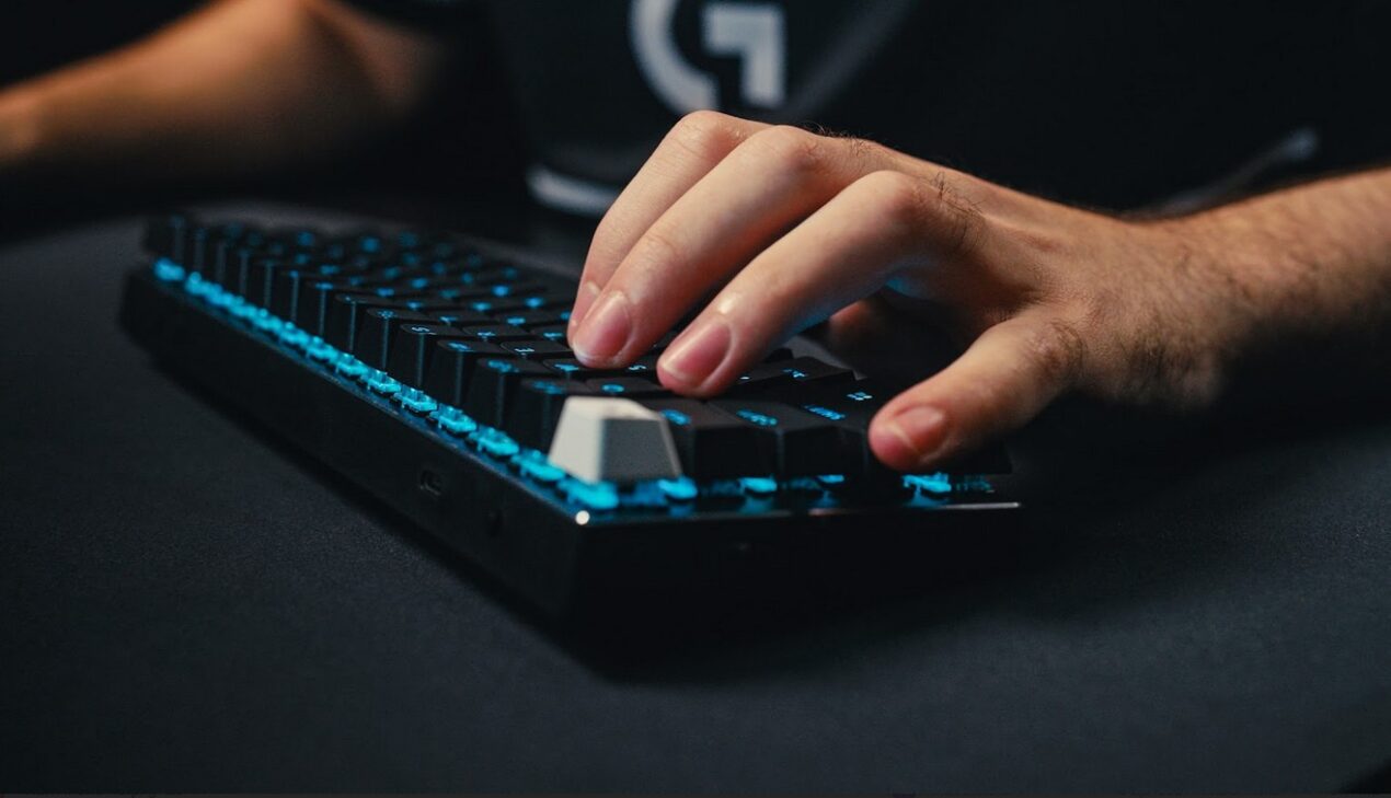 Logitech G PRO X 60 è la tastiera ideale per i gamer più esigenti, compatta e veloce