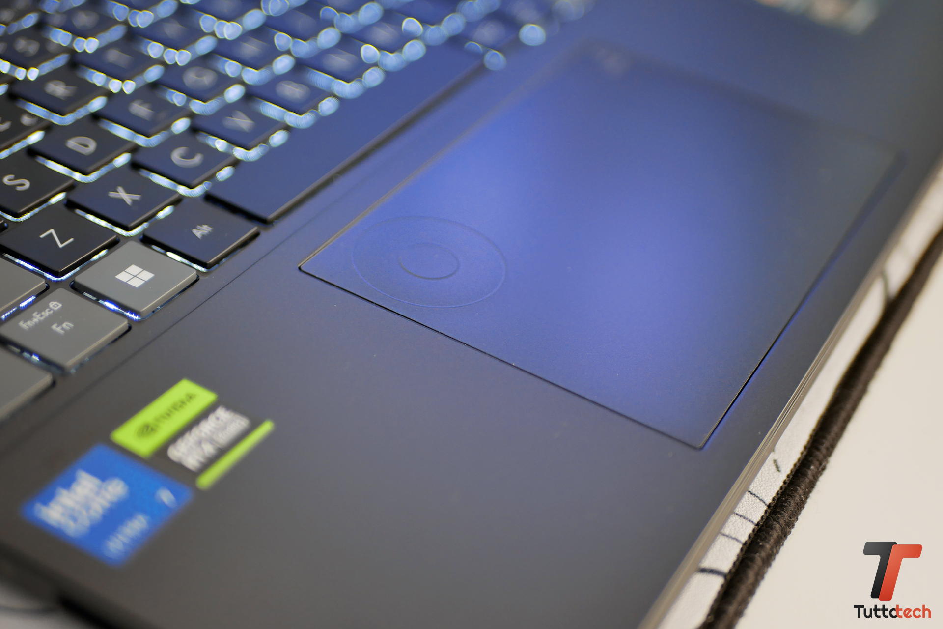 asus vivobook pro 15 oled dial