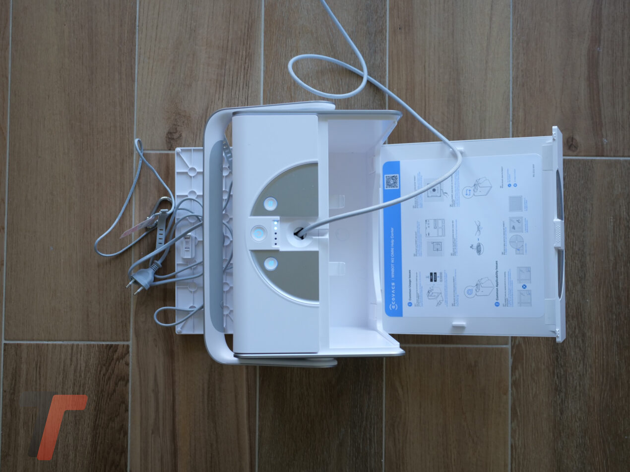 Recensione robot ECOVACS W2 Omni: lavare i vetri non è mai stato così facile 3