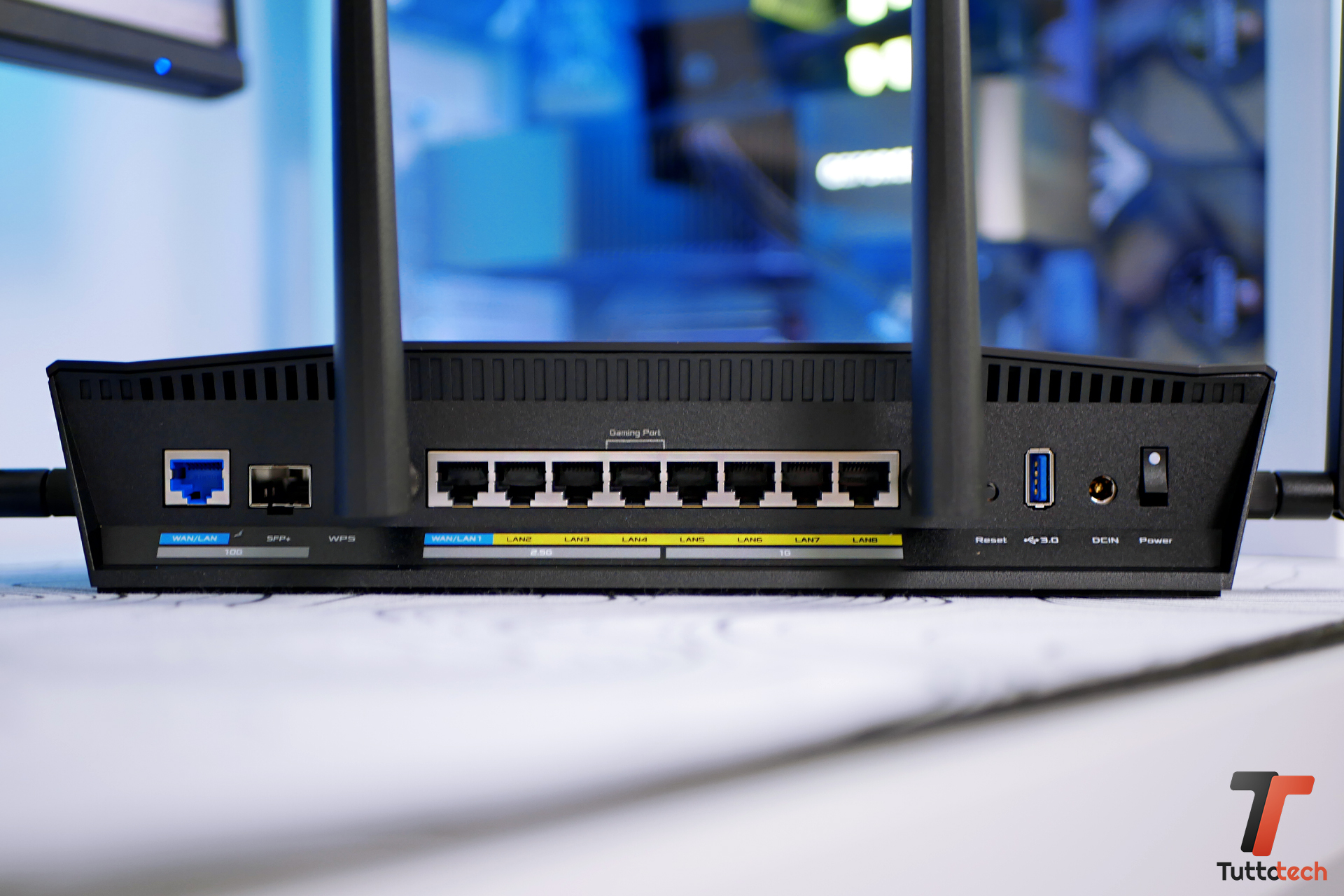 ASUS ROG ROUTER BACK