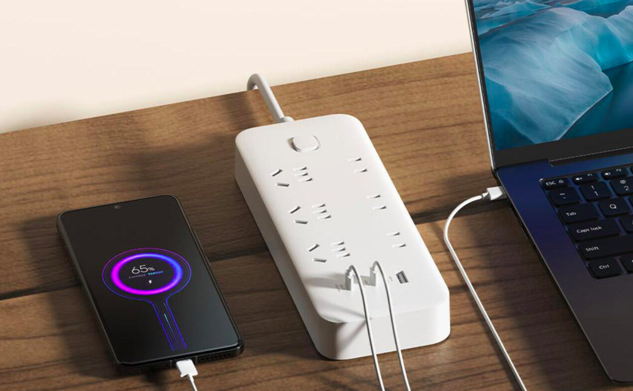 Questa ciabatta Xiaomi ha ricarica rapida da 67 W e costa 12 euro al cambio