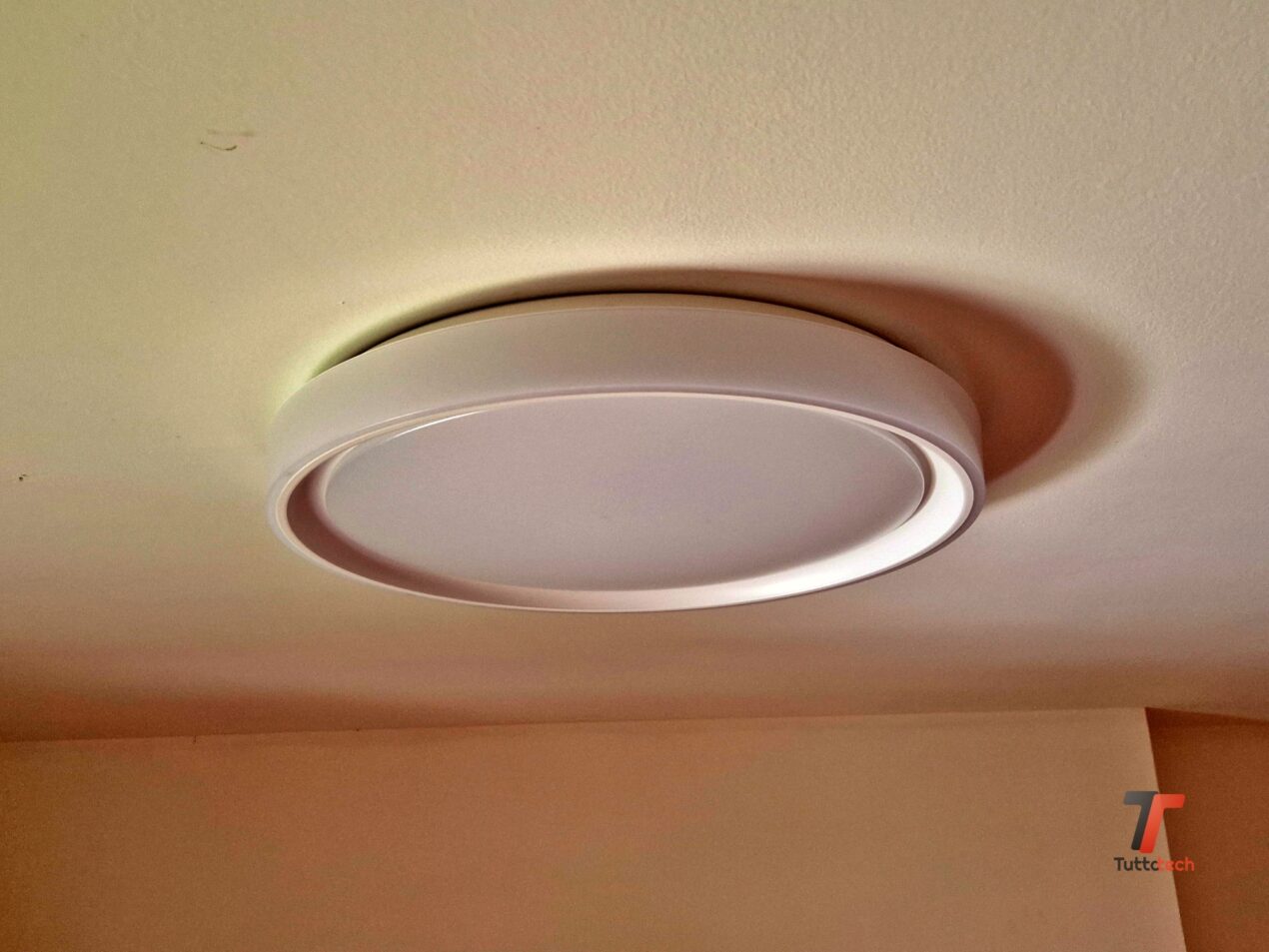 Recensione Aqara T1M, lampada da soffitto intelligente e colorata