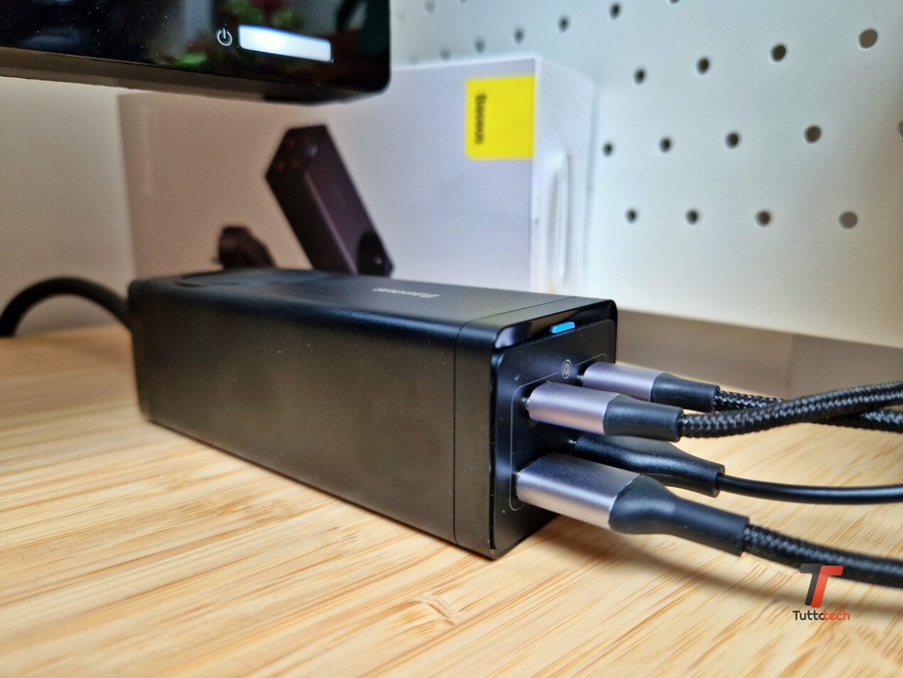 Recensione Baseus Caricabatterie USB-C GaN 100W, il tuttofare da scrivania