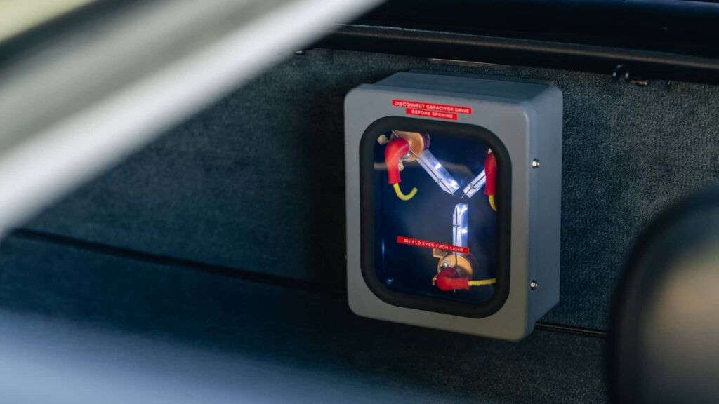 La DeLorean di Ritorno al futuro rinasce elettrica con questo kit retrofit 5