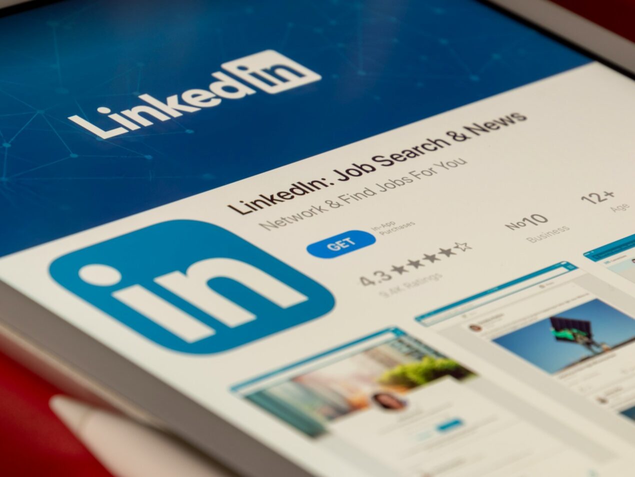 LinkedIn introduce nuove funzioni per cercare lavoro con l'IA