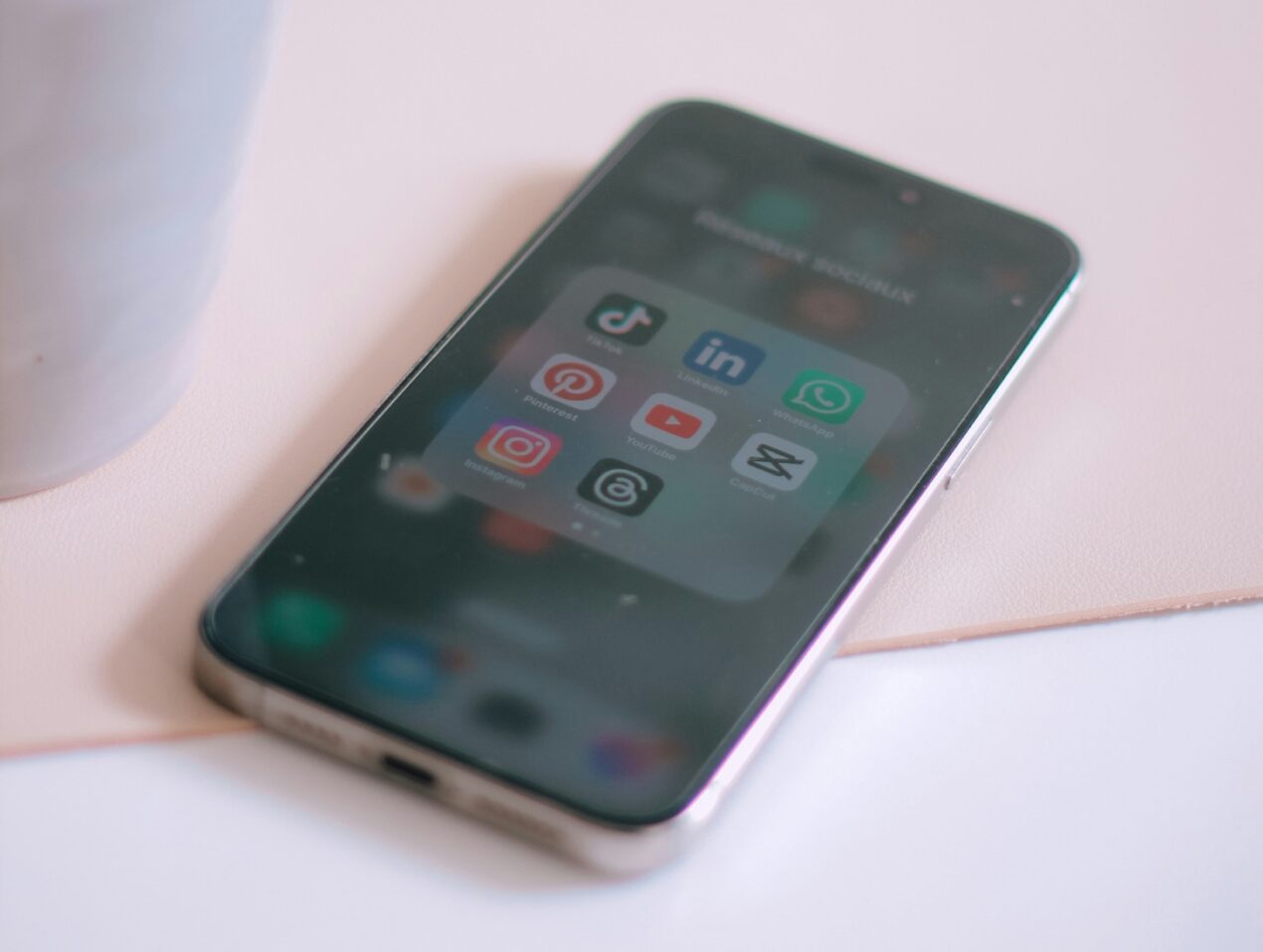 La stretta sui social per i minori: così New York prova a combattere la dipendenza