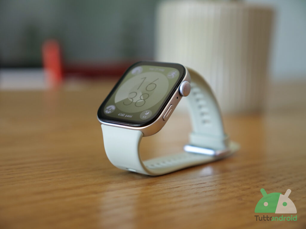 Minimo storico su Amazon per Huawei Watch Fit 3: lo sconto è del 50% sul prezzo di listino 5