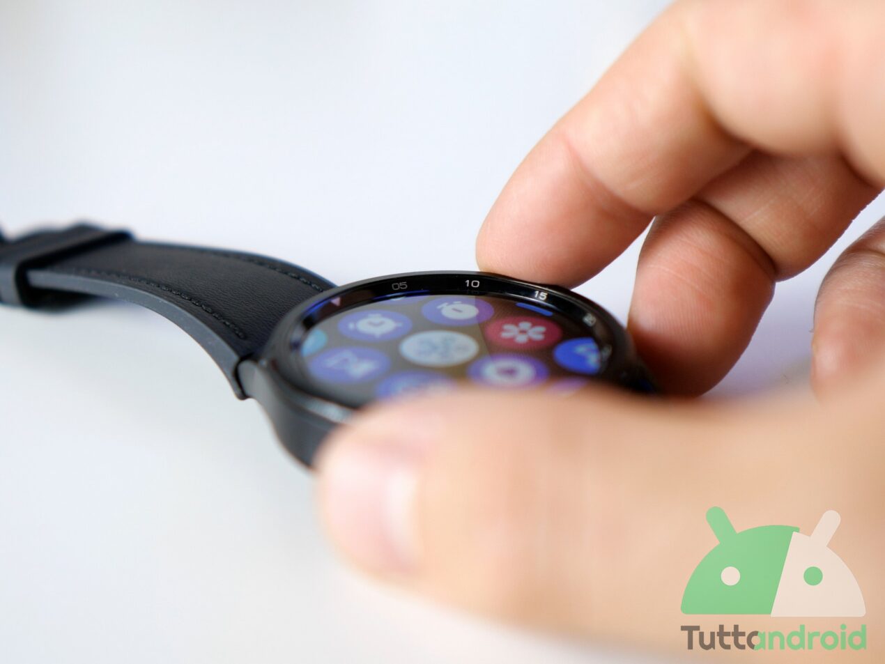 Samsung Galaxy Watch7 e Watch7 Ultra escono allo scoperto prima del lancio