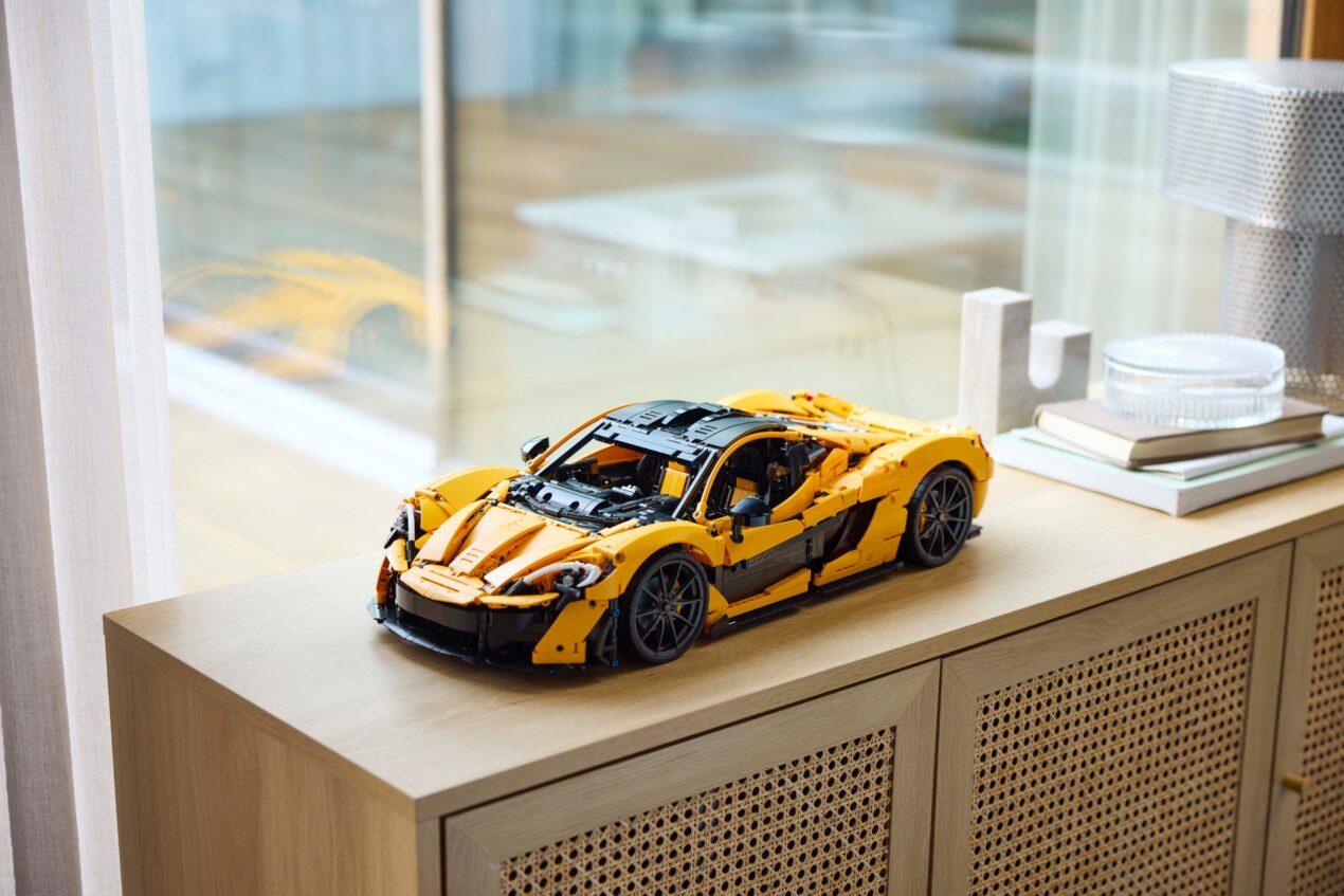McLaren e il Gruppo Lego presentano un nuovo set dedicato alla McLaren P1