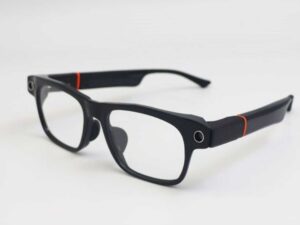 Gli occhiali smart con GPT-4o, Gemini e Claude che sfidano i Ray-Ban Meta 5
