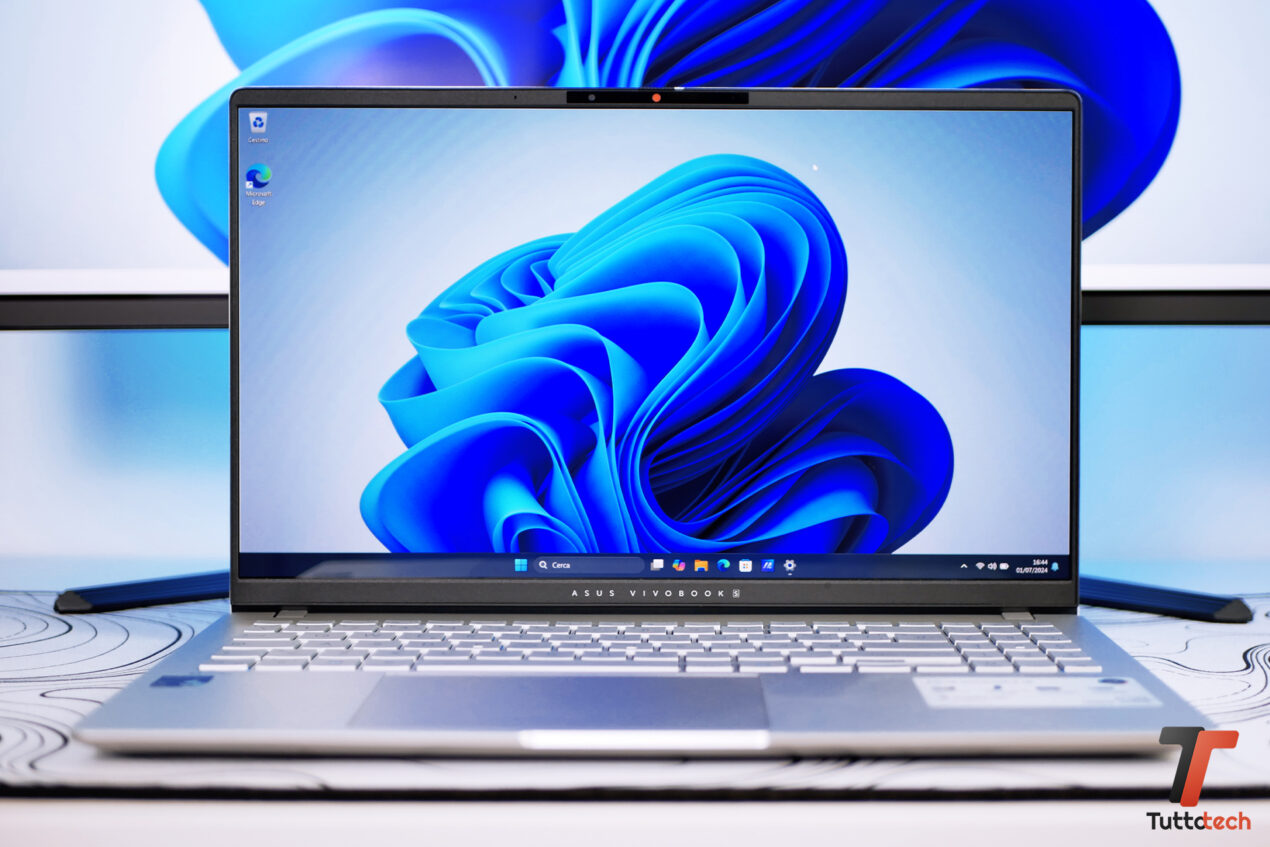 Windows 11 inizia a mostrare i suggerimenti per usare Copilot nel menu Start