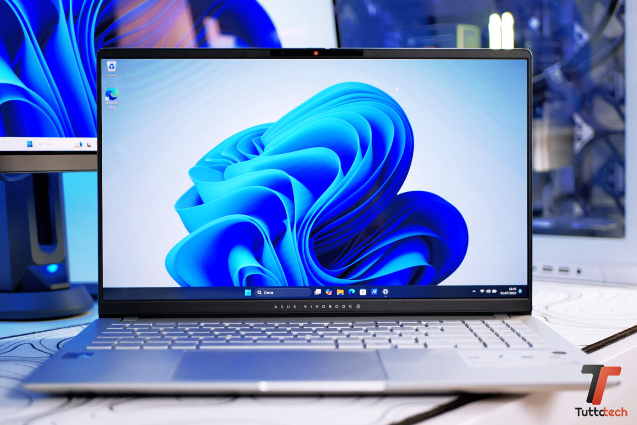 Recensione ASUS Vivobook S15: ottima autonomia nonostante lo Snapdragon X Elite bello spinto