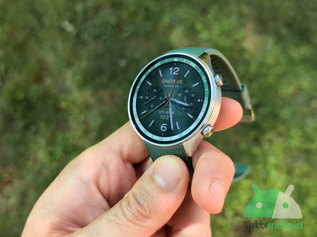 Recensione Oneplus Watch 2R: stessa ottima autonomia e funzioni, prezzo più basso