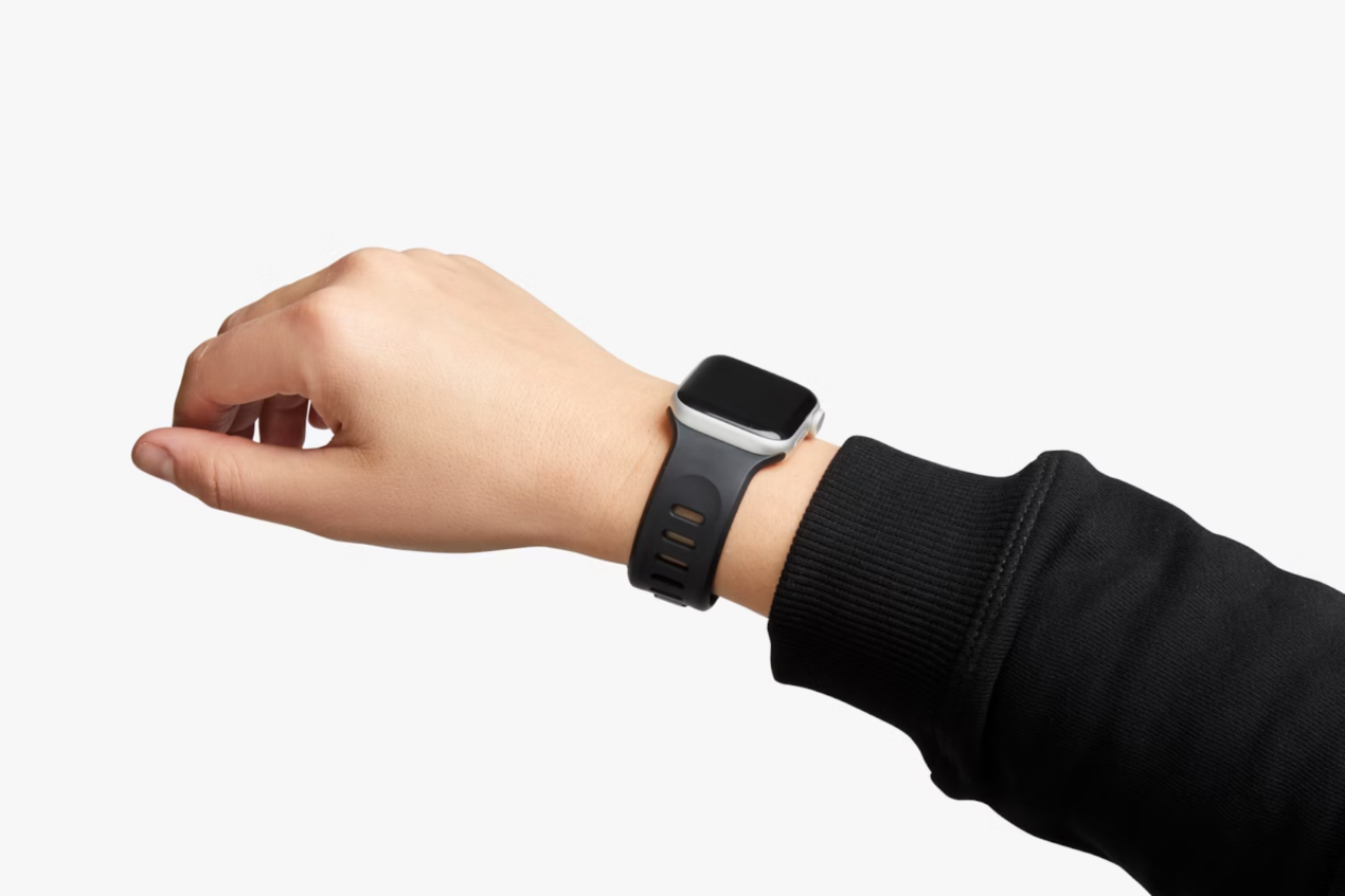 Venture Watch Strap è il cinturino per Apple Watch firmato Bellroy (anche in offerta)