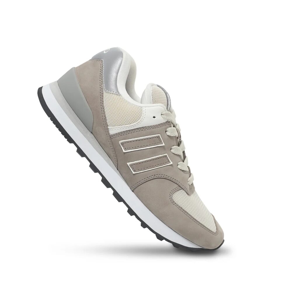 Dalla tastiera emoji dell'iPhone alla realtà: ecco le ABCD Shoe 1 4