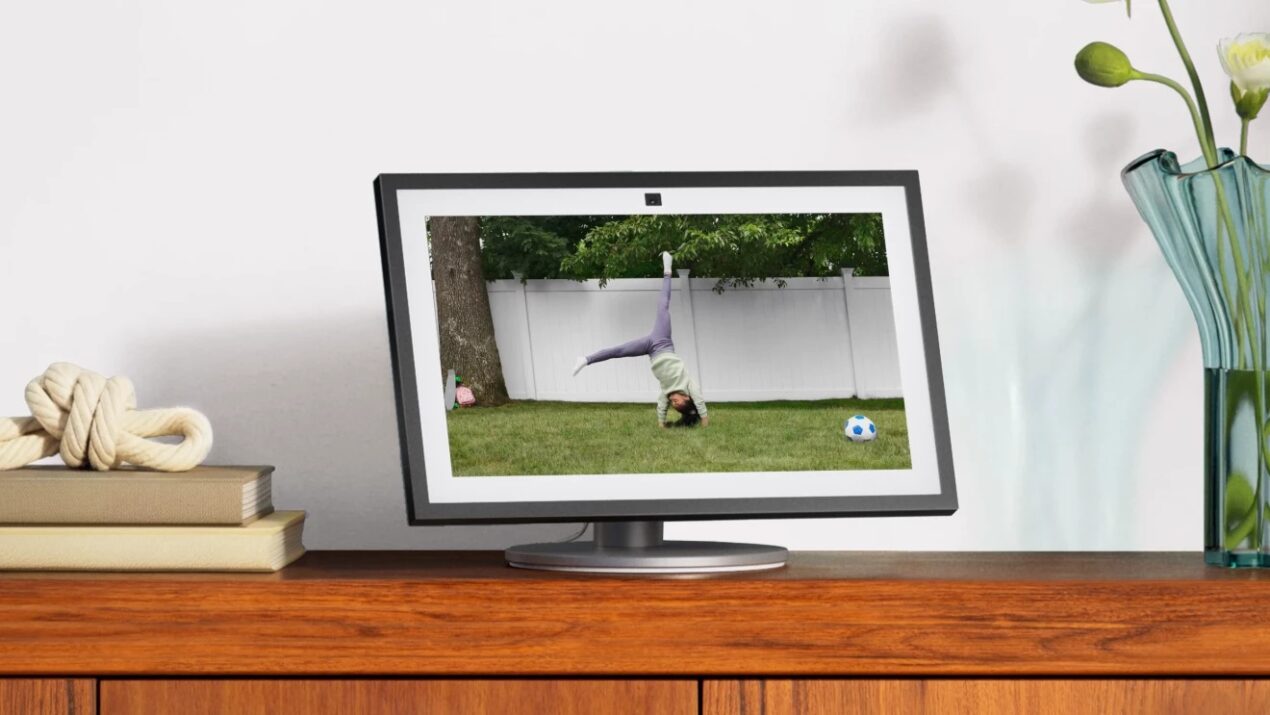 Amazon lancia Echo Show 21 e rinnova Echo Show 15, entrambi già acquistabili