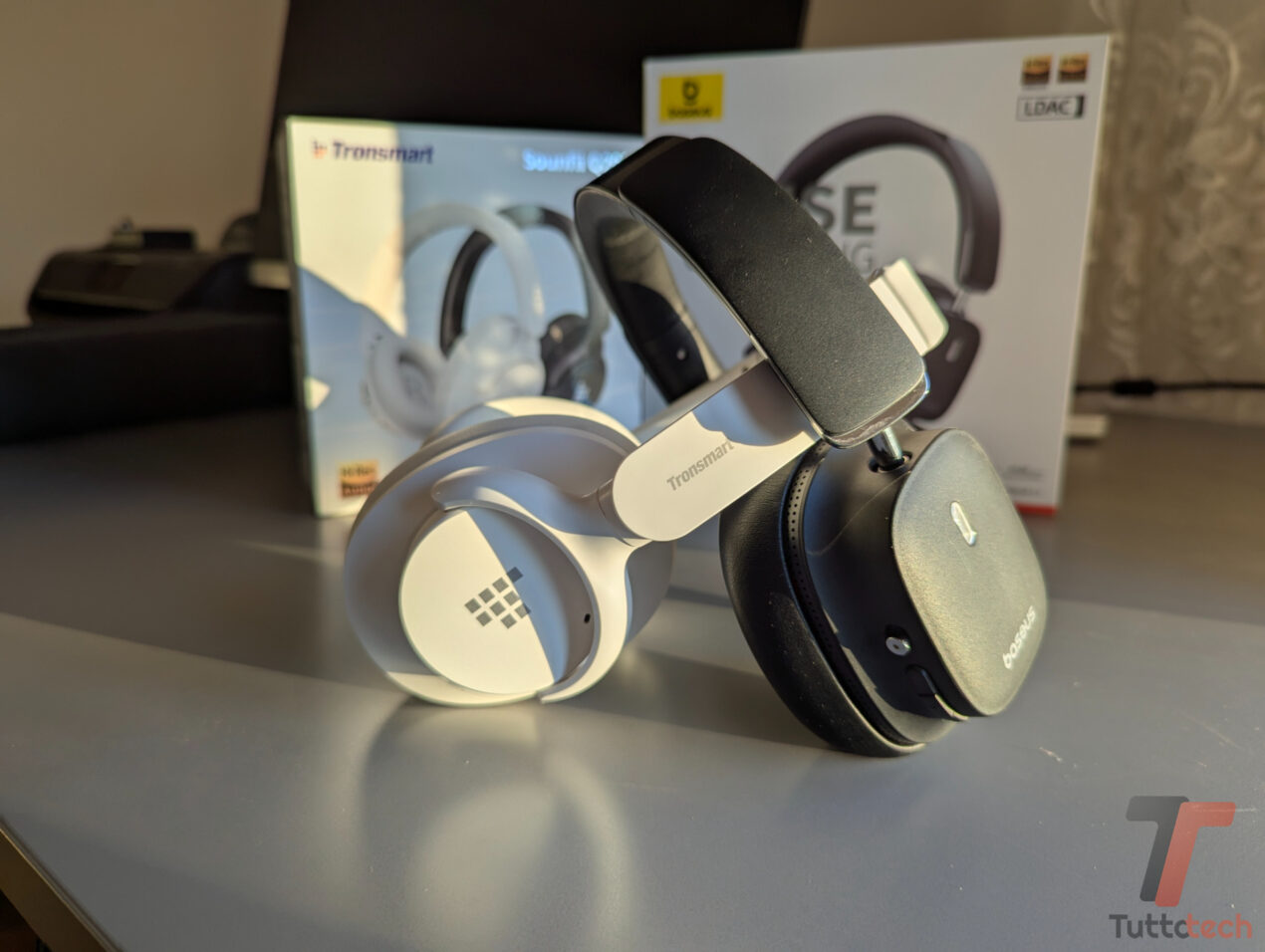 Due cuffie wireless economiche in prova: Baseus Bowie 30 Max e Tronsmart Sounfii Q20S