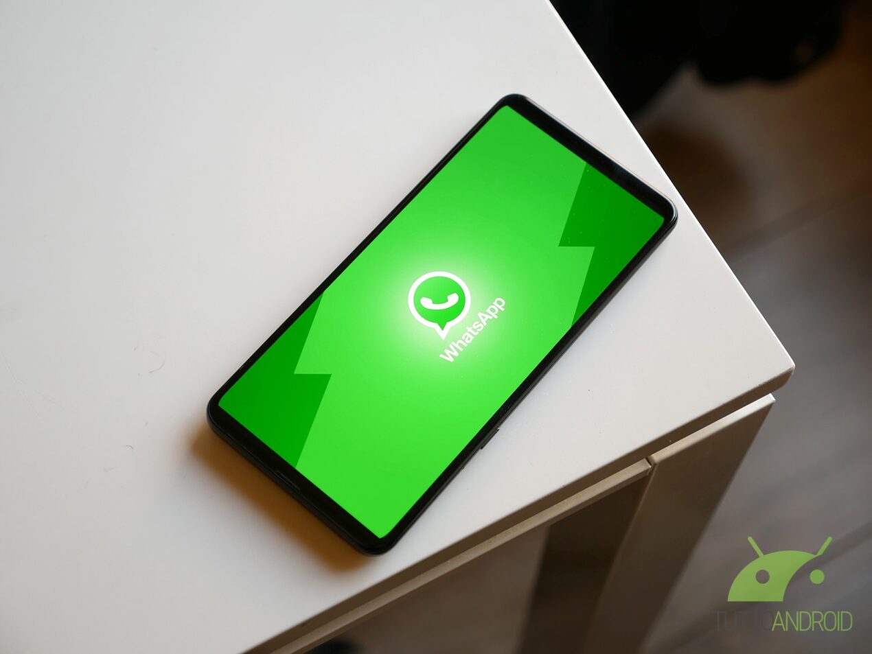 WhatsApp annuncia la trascrizione dei messaggi vocali