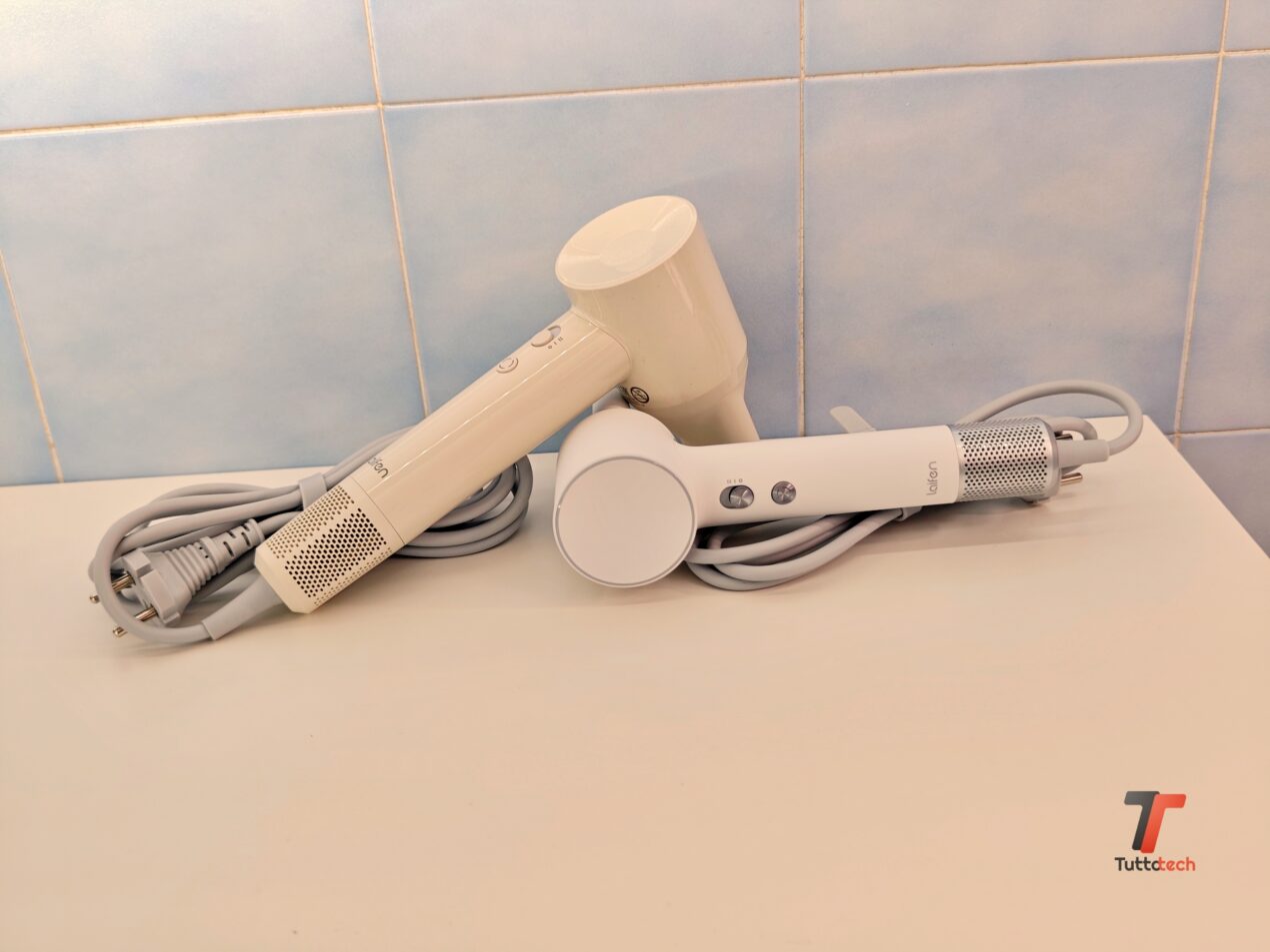 Abbiamo provato questi due asciugacapelli e vi spieghiamo perché li abbiamo adorati