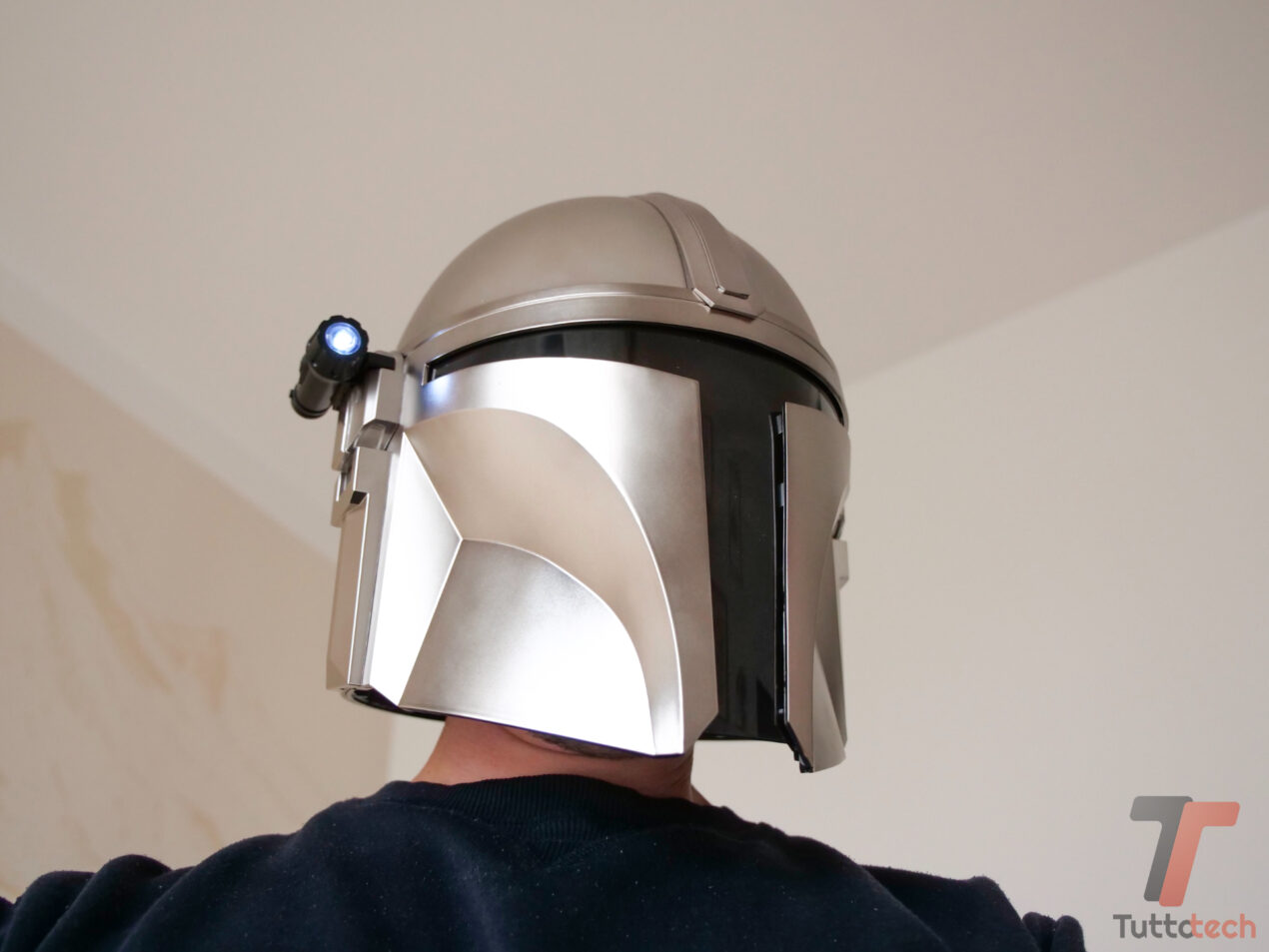 Abbiamo provato il Casco Elettronico de Il Mandaloriano: un pezzo unico per quelli del credo