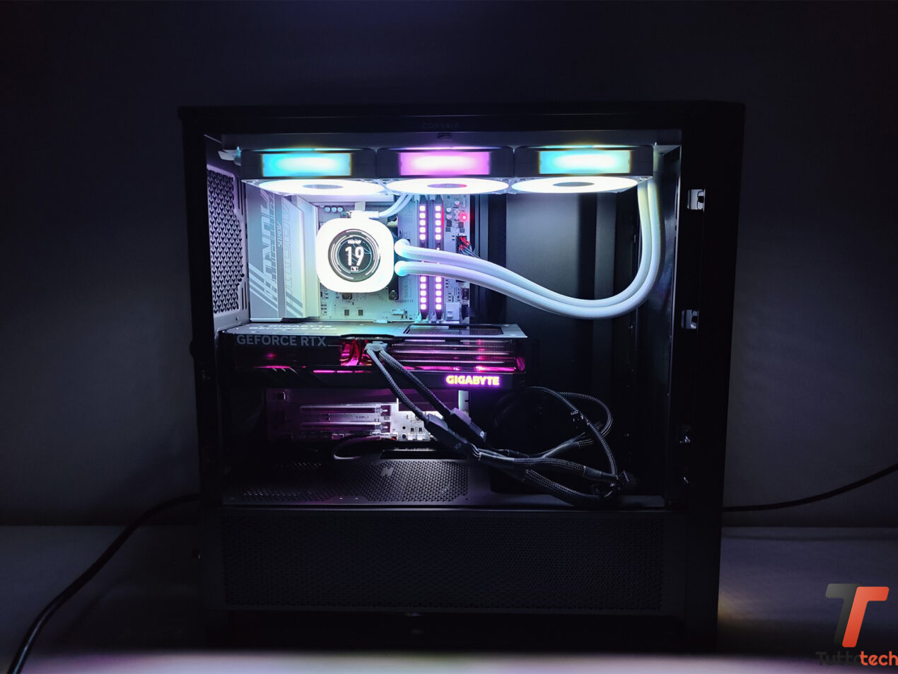 Recensione Corsair FRAME 4000D: il case versatile e personalizzabile che costa poco