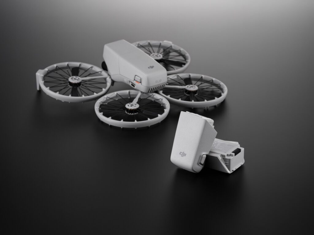 DJI alza l'asticella su vlog e fotografia aerea con Flip, il drone compatto per tutti 11