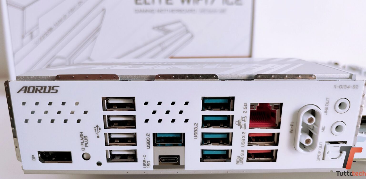 Gigabyte USB 2 Expansion slot (12CR1-1UBO30-51) New Sealed in Package